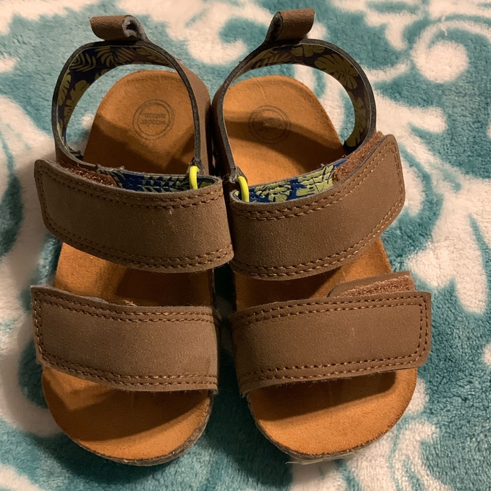 Wonder nation baby boys brown sandals size 6 excellent